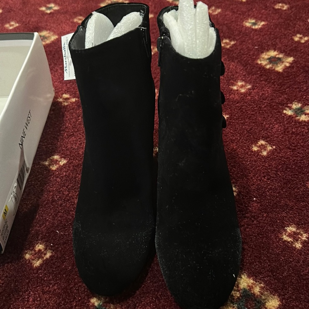 Nine West suede ankle boot with 3 buttons